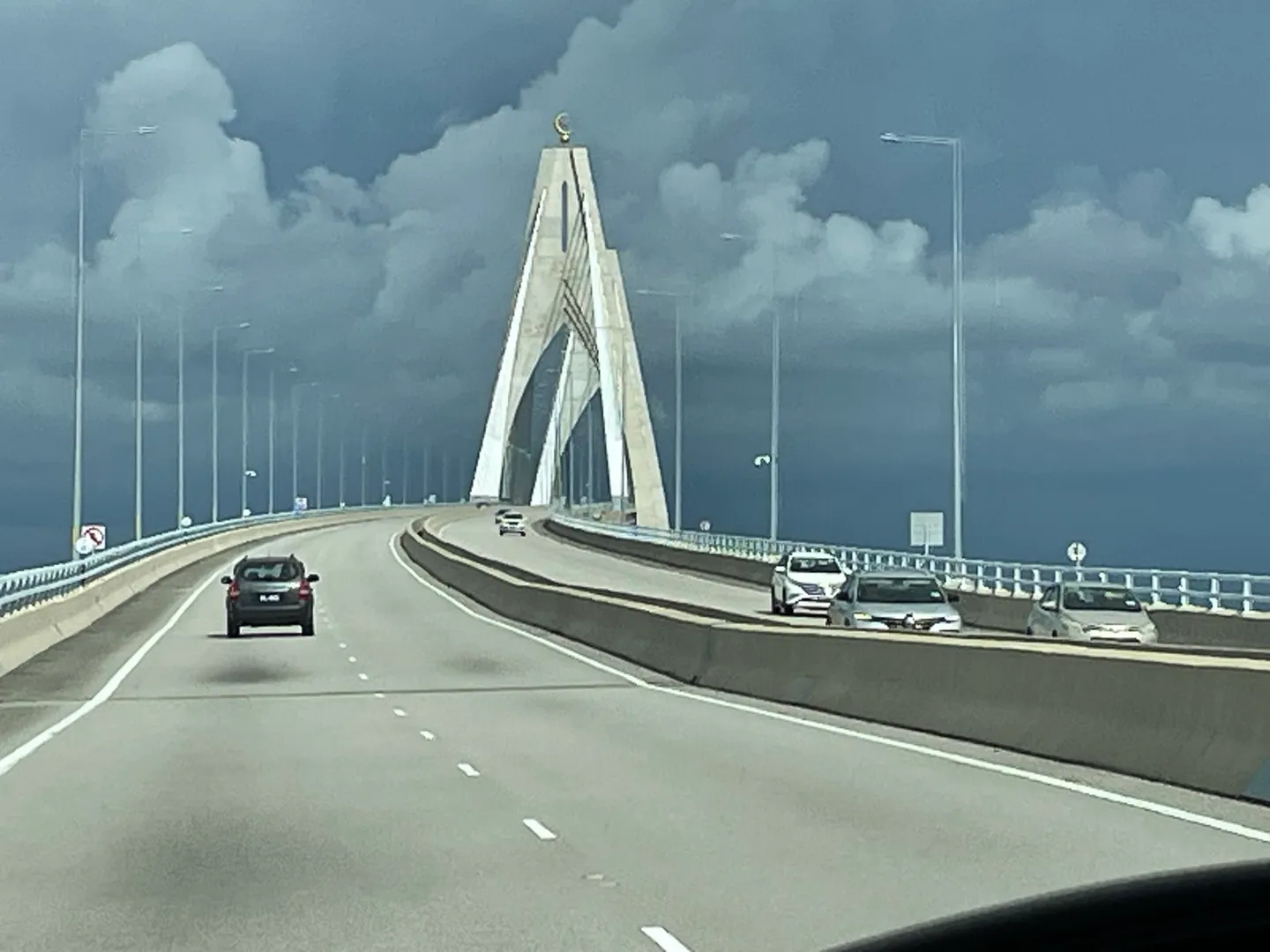 汶萊跨海大橋 Temburong Bridge 連接兩塊國土