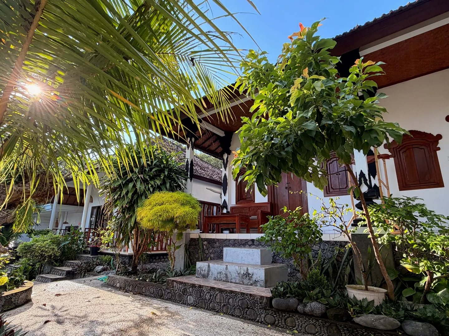 Tulambubu Resort 白天庭院與綠意外觀