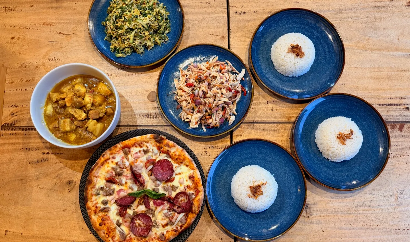 Tulambubu 咖哩、Pizza 與白飯豐盛正餐