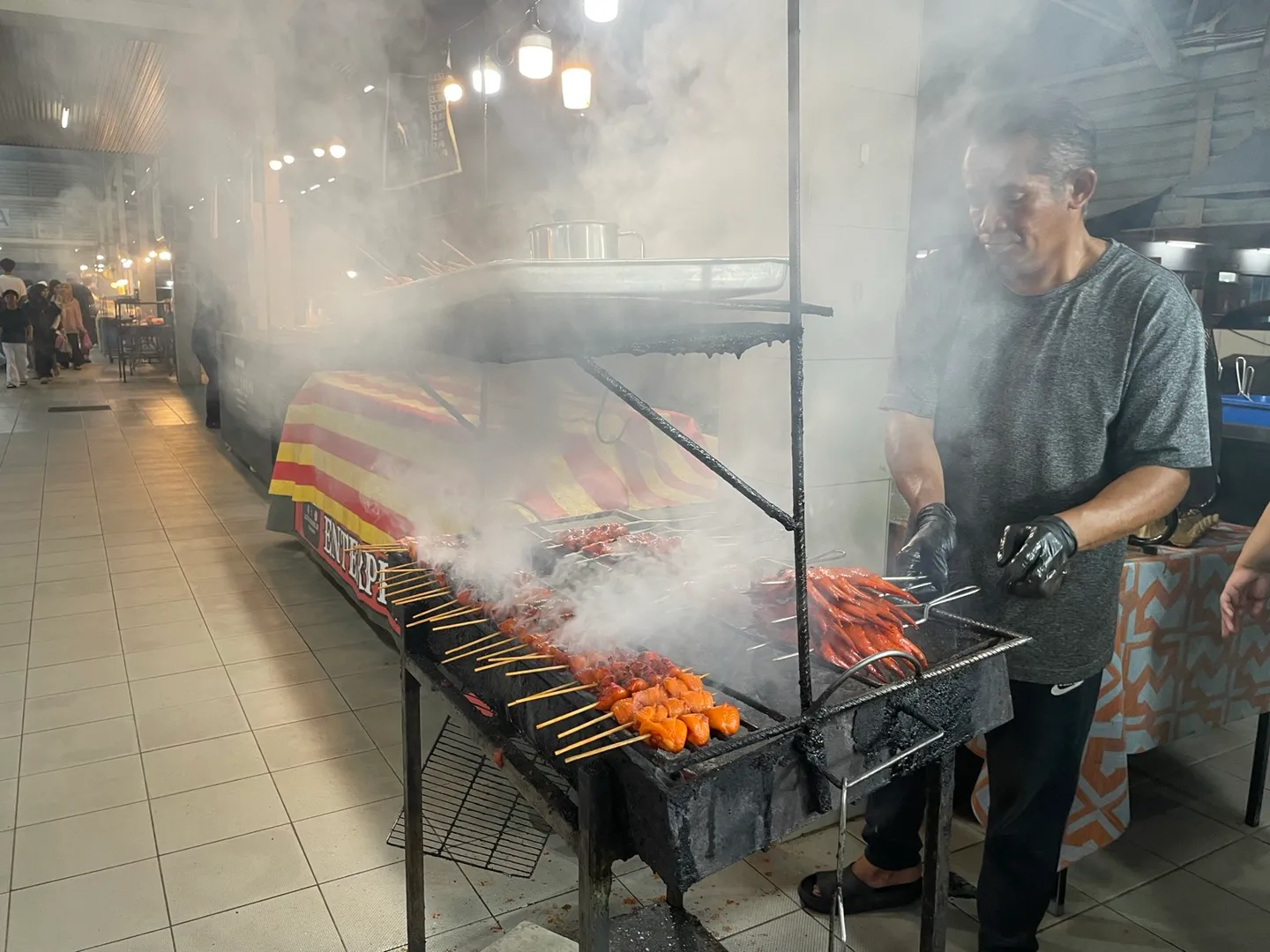 加東夜市 Gadong Night Market 攤位與在地小吃